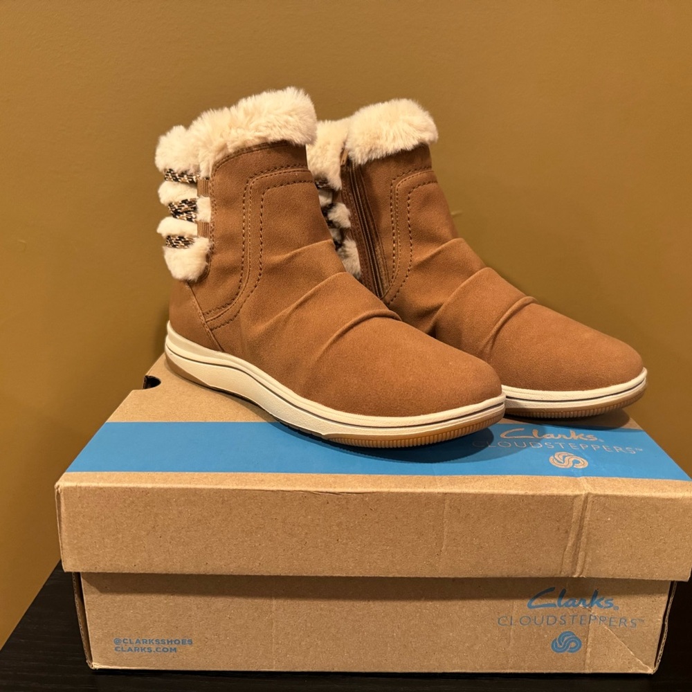 Clarks Women's Tan Ankle Boots
